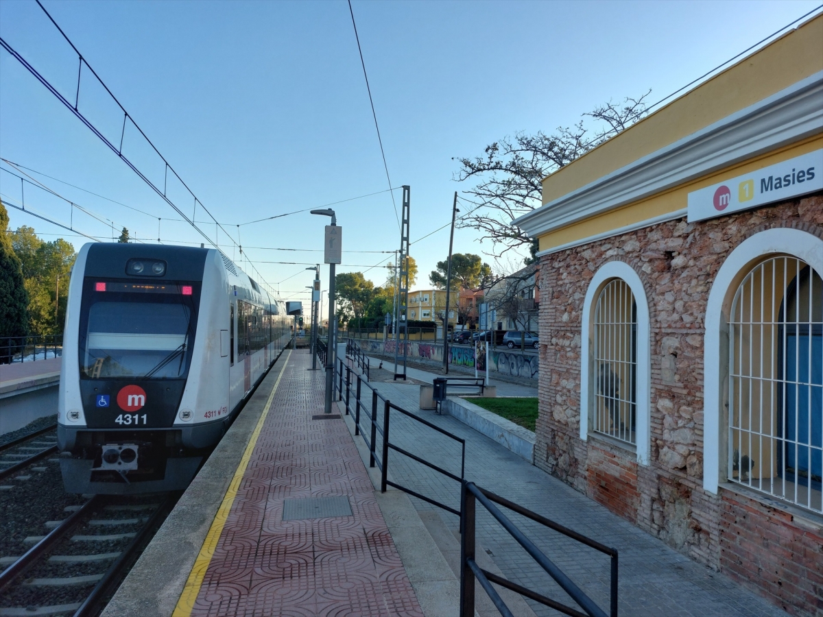 Metrovalencia refuerza el servicio nocturno de Línea 1 del viernes al lunes por las Alfàbegues