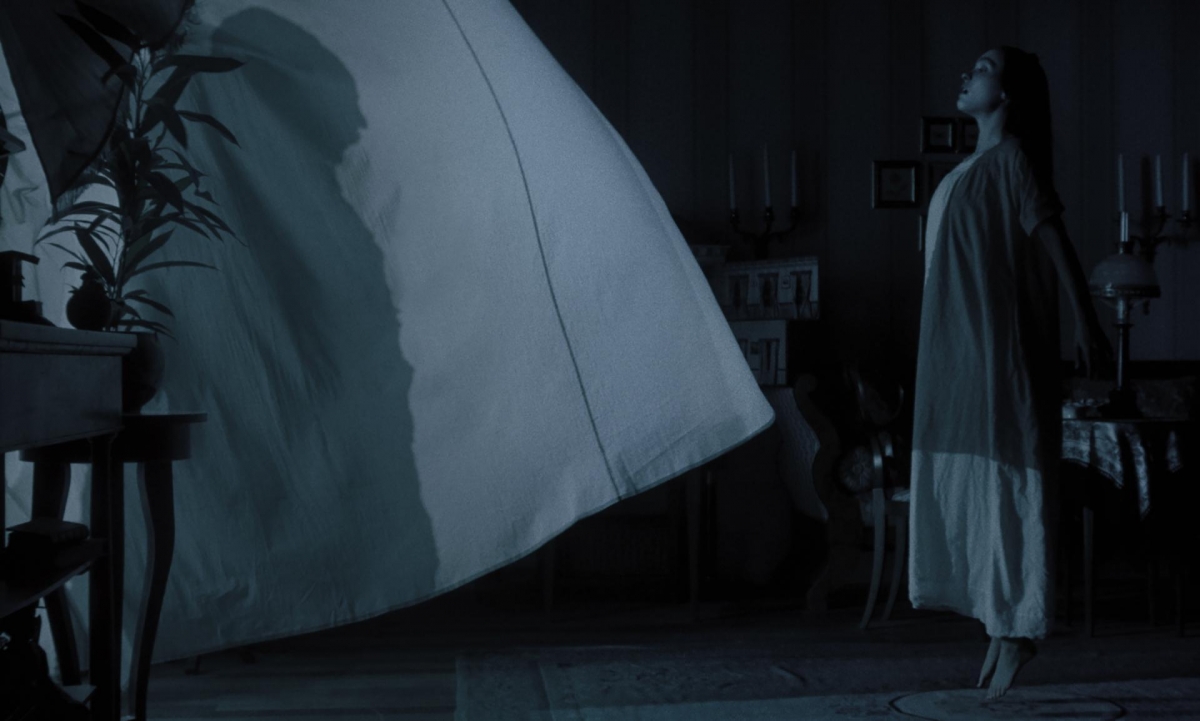 La herencia de Drácula y el terror lovecraftiano conviven en el Madrid de hoy gracias a 'Luz negra'