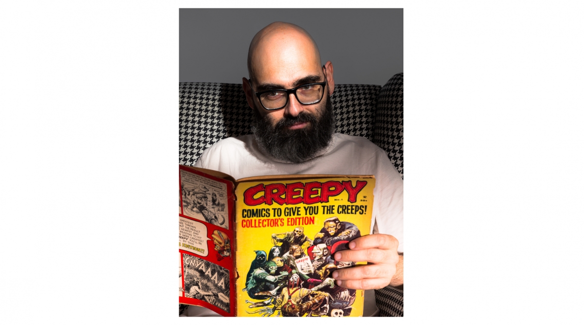 Pedro Berruezo, conocido en el periodismo cultural por el seudónimo de John Tones, es el autor de Luz negra