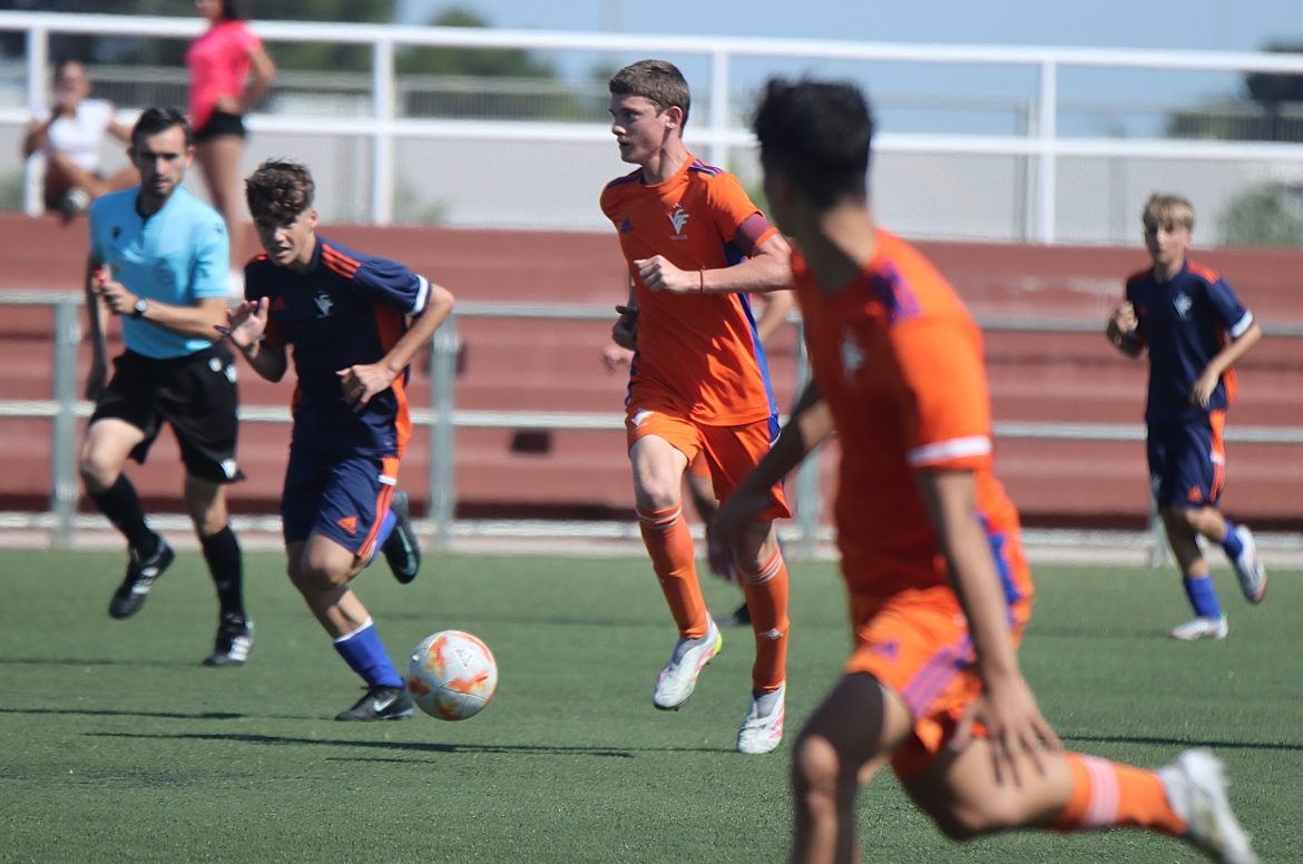 La Academia VCF 'pesca' en Moncada: 'Papo' Gordon se incorpora a Paterna