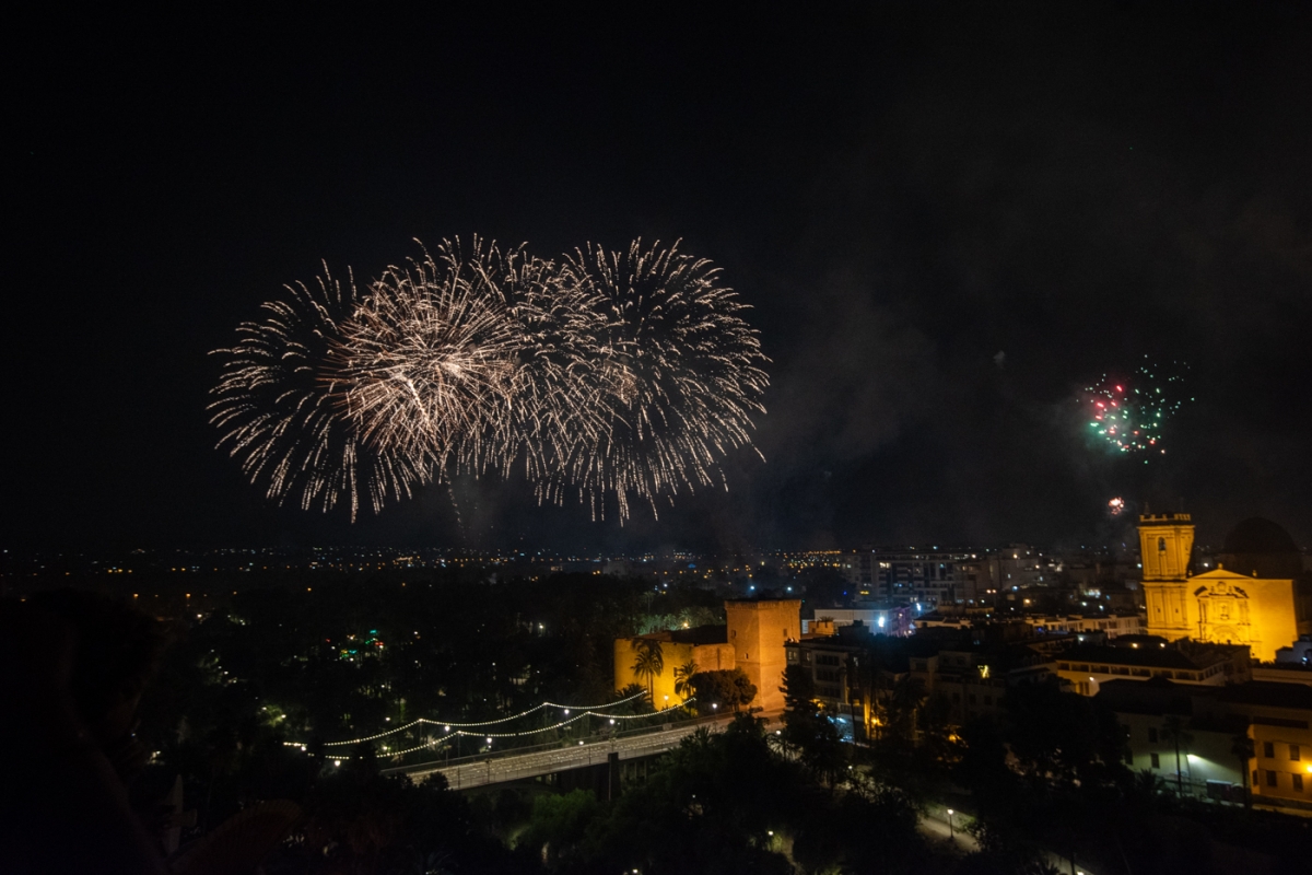Elche vive una Nit de l'Albà apoteósica