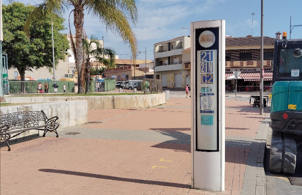 Una parada de autobús en El Campello - 