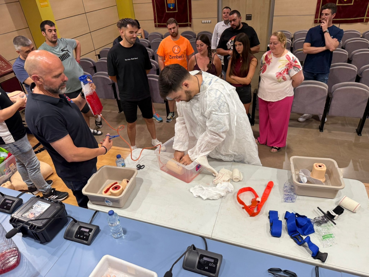 La Pobla de Farnals refuerza la seguridad en los actos taurinos con nuevas medidas y formación en primeros auxilios