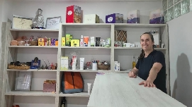 Tales s'ocupa del benestar emocional i físic de les persones amb teràpies naturals i tècniques orientals
