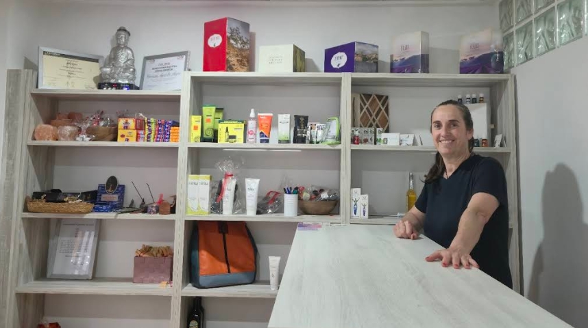 Tales s'ocupa del benestar emocional i físic de les persones amb teràpies naturals i tècniques orientals