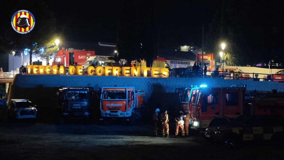 Bomberos del Consorcio interrumpen la huelga para sumarse a la extinción del incendio de Teresa de Cofrentes