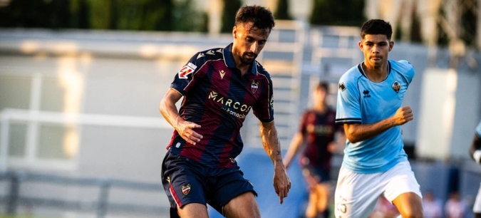 Óscar Clemente finaliza su etapa en el Levante UD