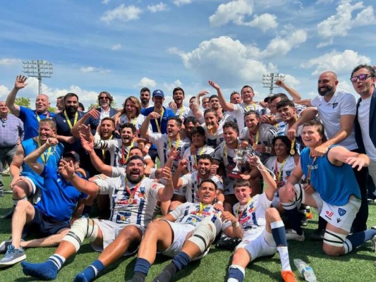 El Ayuntamiento premia al actor local Agustín Galiana y el Club de Rugby La Vila