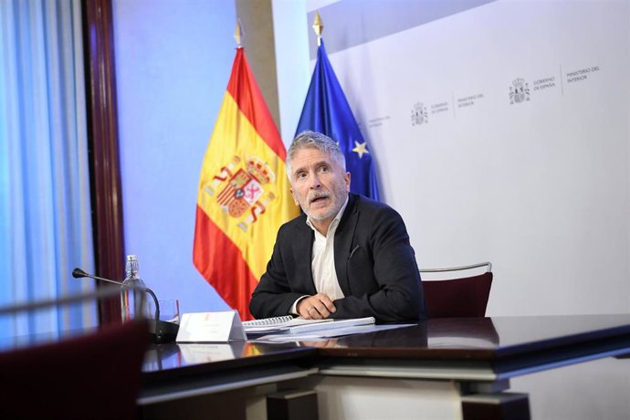 Archivo - El ministro del Interior, Fernando Grande-Marlaska, durante la reunión del comité de crisis, en el Ministerio del Interior, a 30 de octubre de 2024, en Madrid (España). - Archivo - El ministro del Interior, Fernando Grande-Marlaska, durante la reunión del comité de crisis, en el Ministerio del Interior, a 30 de octubre de 2024, en Madrid (España).