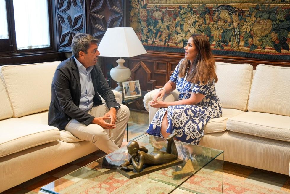 Mazón junto a Mary Ponte. - Foto: GVA