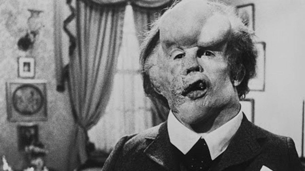 La Filmoteca d'Estiu sigue recordando a David Lynch con la proyección de 'El hombre elefante'