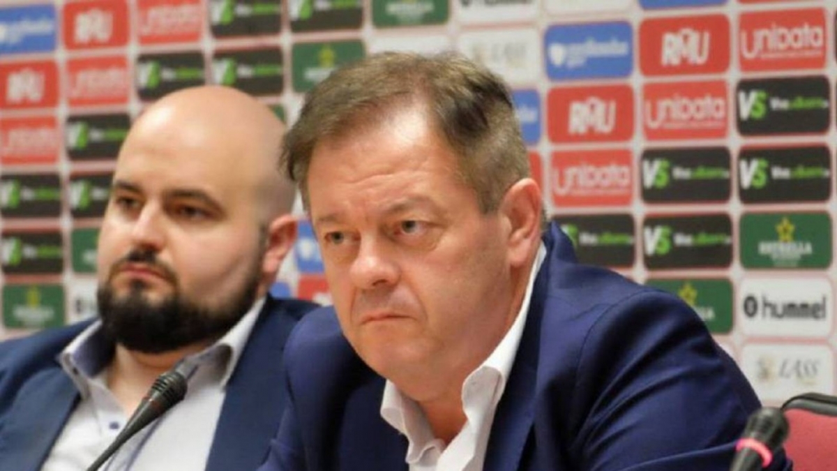 Felipe Moreno tumba en el Murcia el patrocinio de la empresa del ex presidente Víctor Gálvez