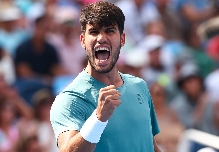 Alcaraz sella el pase a semfinales en Cincinnati al salir victorioso de una dura pelea contra Rublev