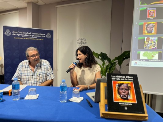 Alberto Usó viaja a los confines de África a través de 40.000 fotografías