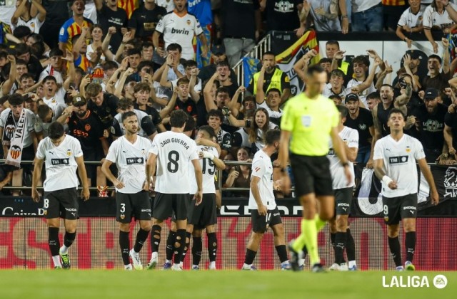 Valencia CF y Real Sociedad igualan fuerzas en su debut