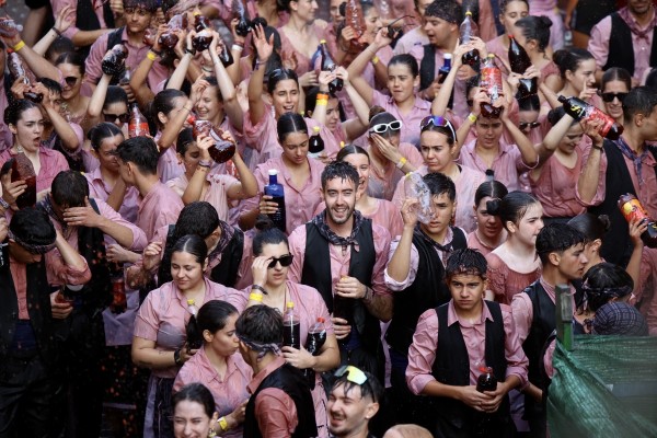 Todas las imágenes de la Gran Cabalgata del Vino de Jumilla: música, diversión y... mucho tinto