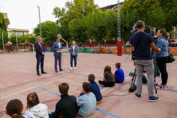 Murcia inicia un plan integral para mejorar la seguridad y accesibilidad de los colegios