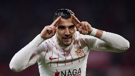 La cesión de Rafa Mir no incluye 'cláusula del miedo' por lo que podrá jugar contra el Sevilla sin penalización económica