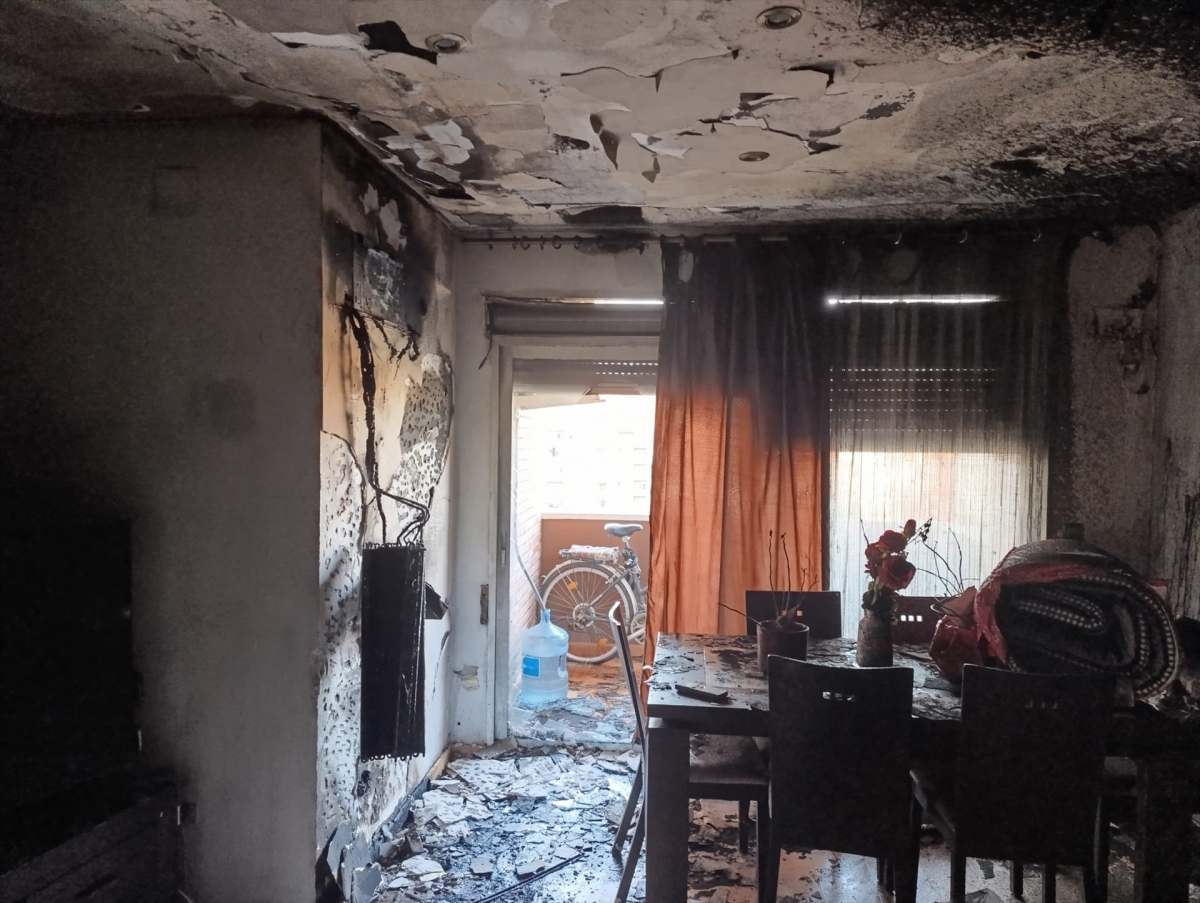 Seis atendidos, entre ellos cinco menores, por inhalación de humo en incendio en vivienda de València