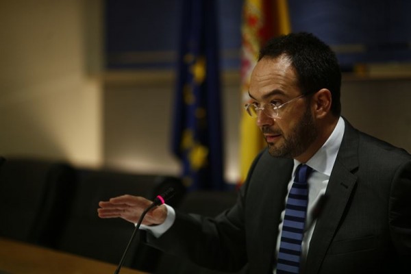 El PSOE acepta 27 de las 30 medidas que plantea Compromís para formar Gobierno
