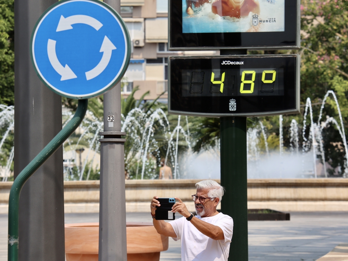 Ola de calor en Murcia. - Foto: EFE / JUAN CARLOS CAVAL