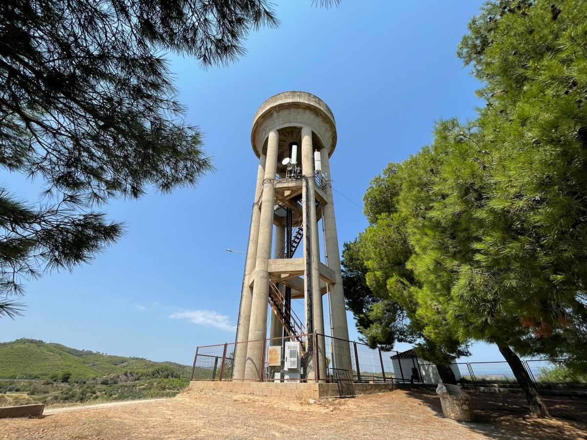 Soneja instala una planta solar con baterías en el Depósito de Agua para el autoconsumo energético