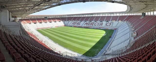 Murcia pondrá más autobuses y tranvías para llegar al Estadio Enrique Roca los días de partido