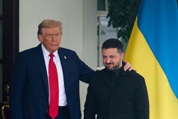 Zelenski ofrece a Trump comprar armas por 77.000 millones de euros a cambio de las garantías de seguridad