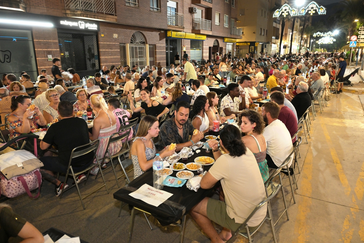 Paiporta cierra las fiestas de Sant Roc con unión, homenajes y música tras la Dana