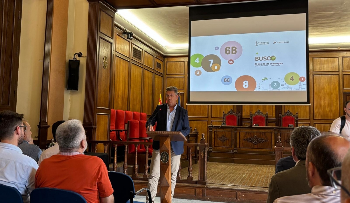Estas son las necesidades de los usuarios para el bus Alcoià-Comtat: restablecer paradas, más servicios y horarios reales
