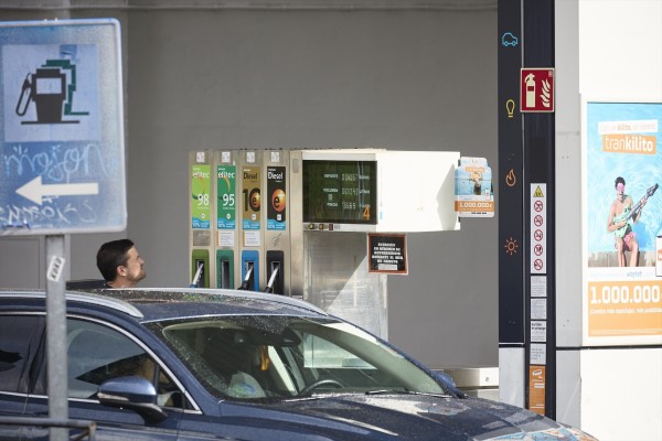 El precio de los carburantes sigue a la baja (-0,3%) y marca nuevos mínimos desde principios de 2022