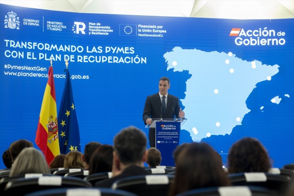 Sánchez anuncia 4.500 millones en subvenciones para pymes  y 50.000 millones en préstamos