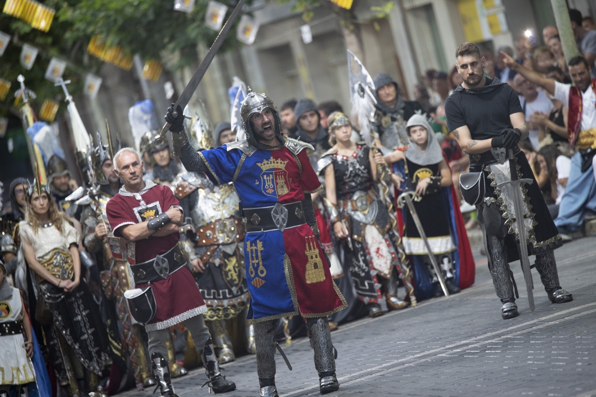 Xixona vive desde este viernes sus días grandes con las fiestas de moros y cristianos