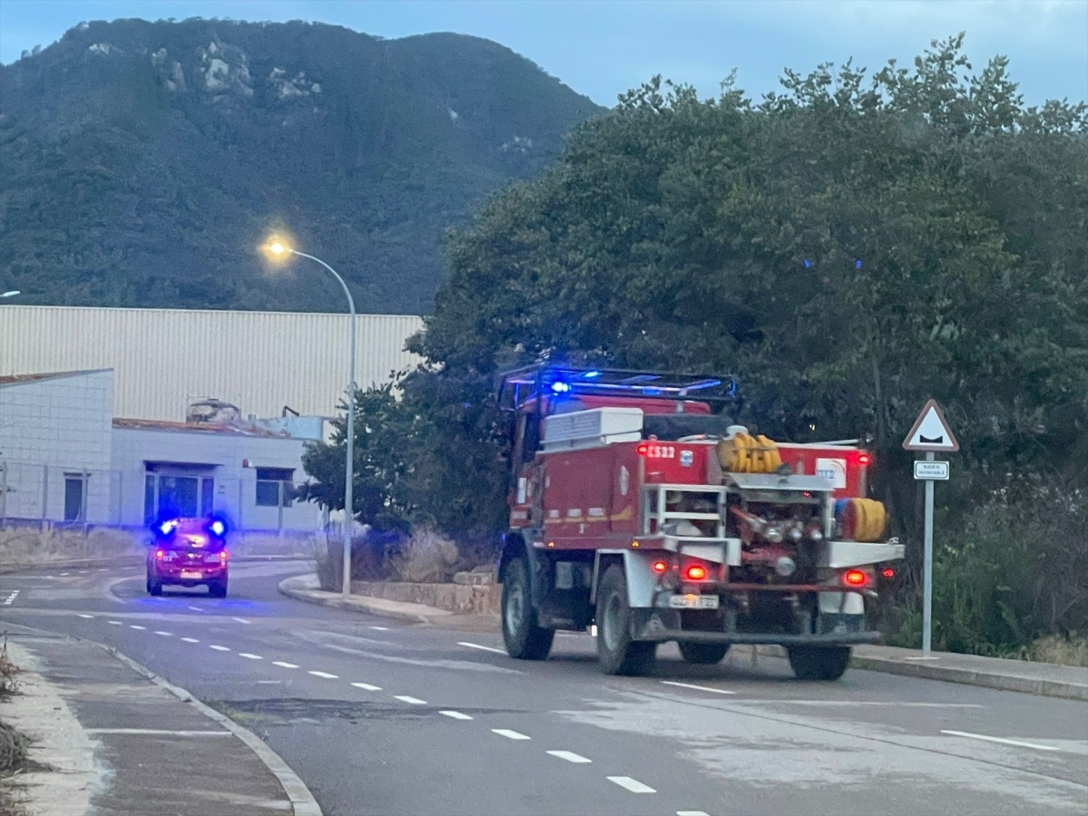 Estabilizado el incendio forestal de Utiel (Valencia) y trece medios aéreos trabajan en Artana (Castellón)