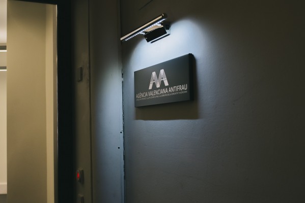 Los funcionarios de Antifraude verán equiparados sus sueldos a los de Les Corts