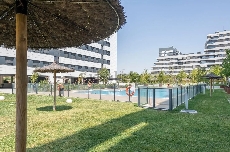 Los pisos con piscina solo representan el 6% del mercado en Castelló... pero van a más tras la covid