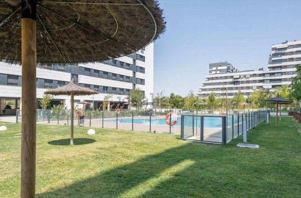 Los pisos con piscina solo representan el 6% del mercado en Castelló... pero van a más tras la covid