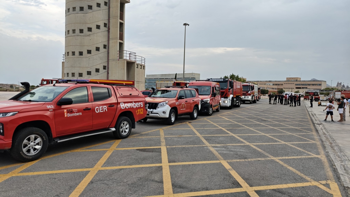 El primer convoy de asistencia que partió de Alicante este lunes. - 