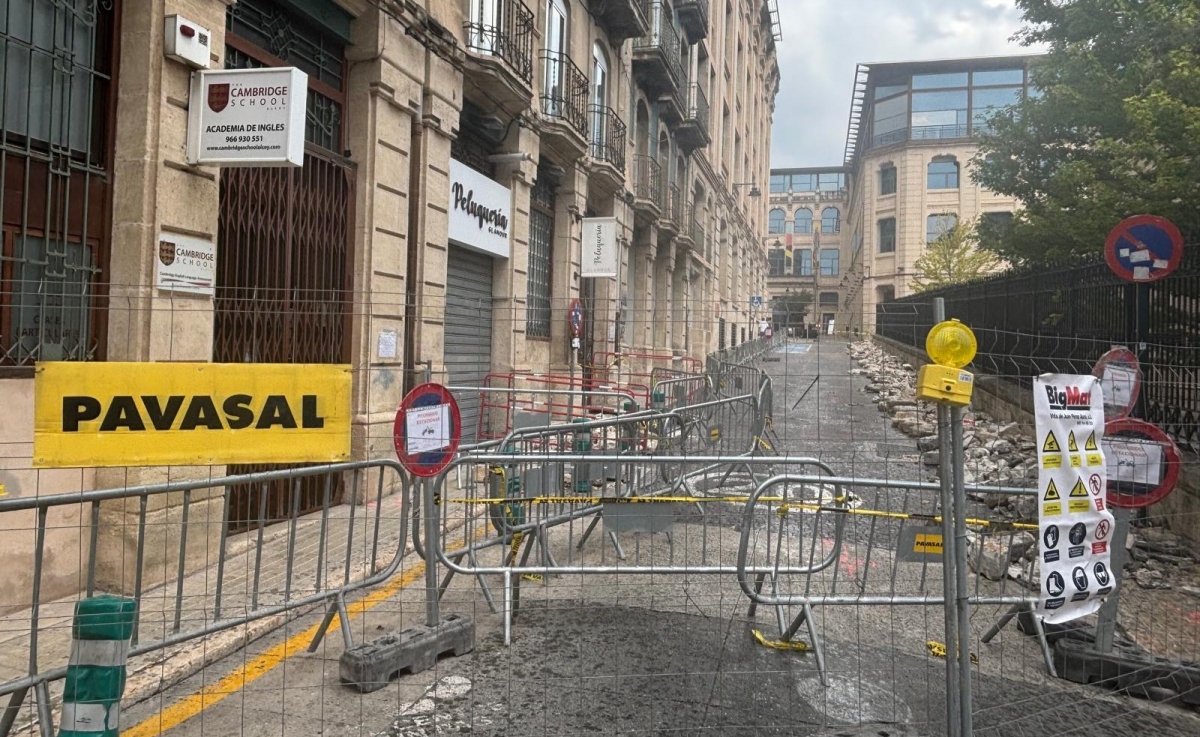 Actuación en Bartolomé J. Gallardo, y al fondo el Campus UPV. - Foto: PLAZA