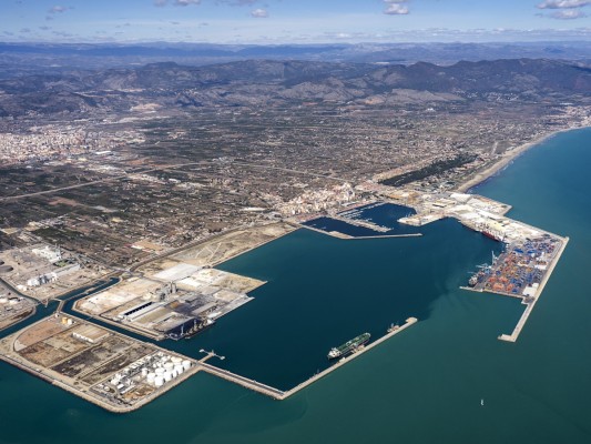 PortCastelló mejora la seguridad de la zona de reserva de la dársena sur con la prolongación del vallado