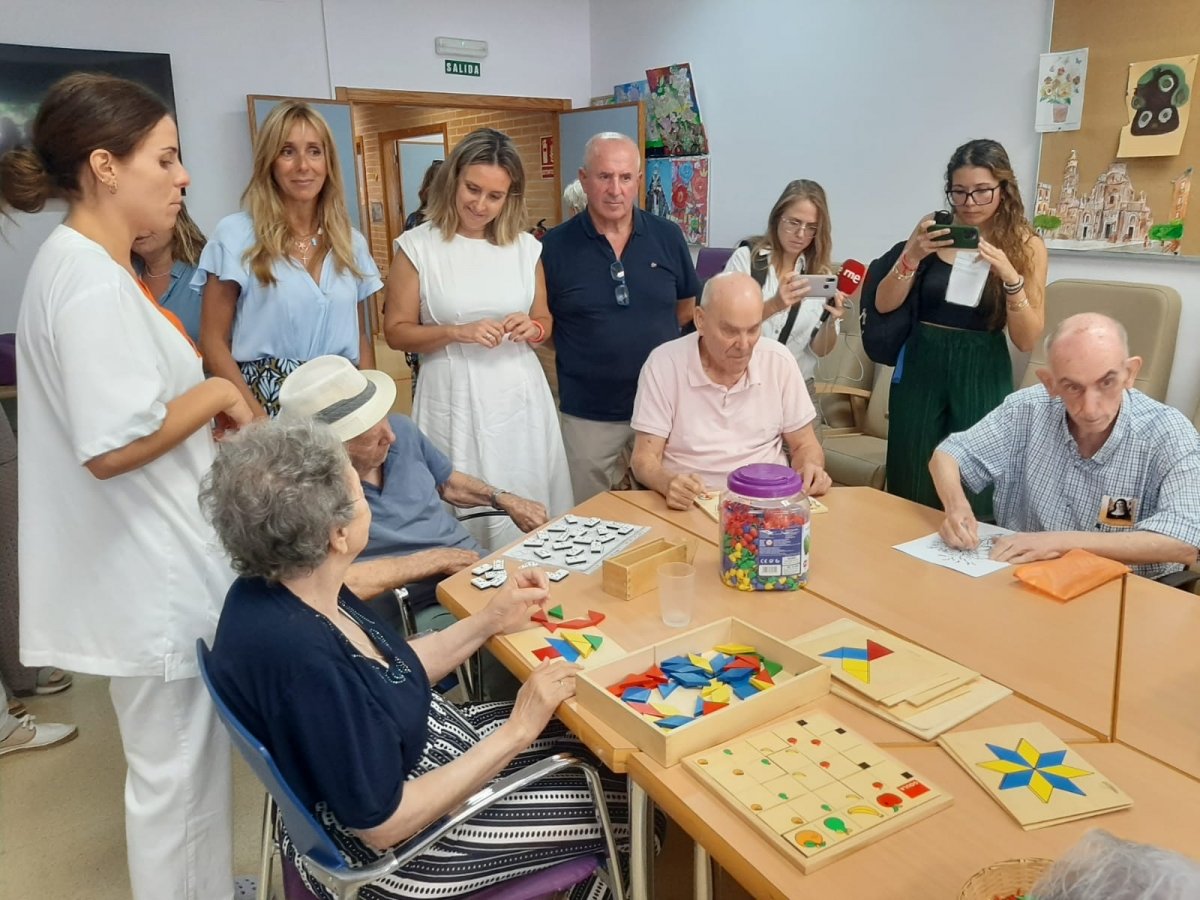 La Región refuerza el papel de los centro de día para personas mayores con 50 plazas más