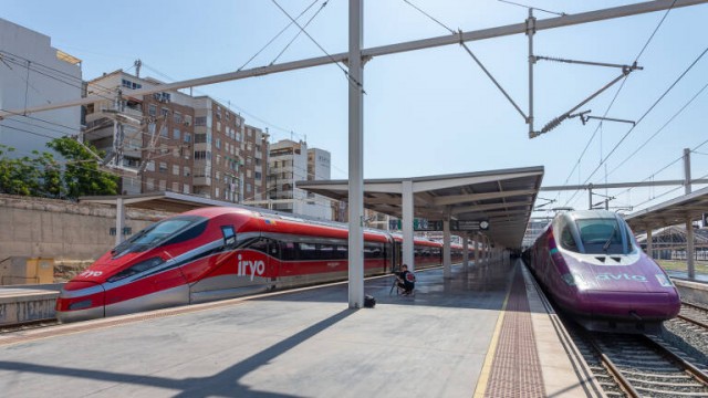 La competencia en alta velocidad dispara un 23% el eje Alicante-Madrid y baja los precios un 15,8%