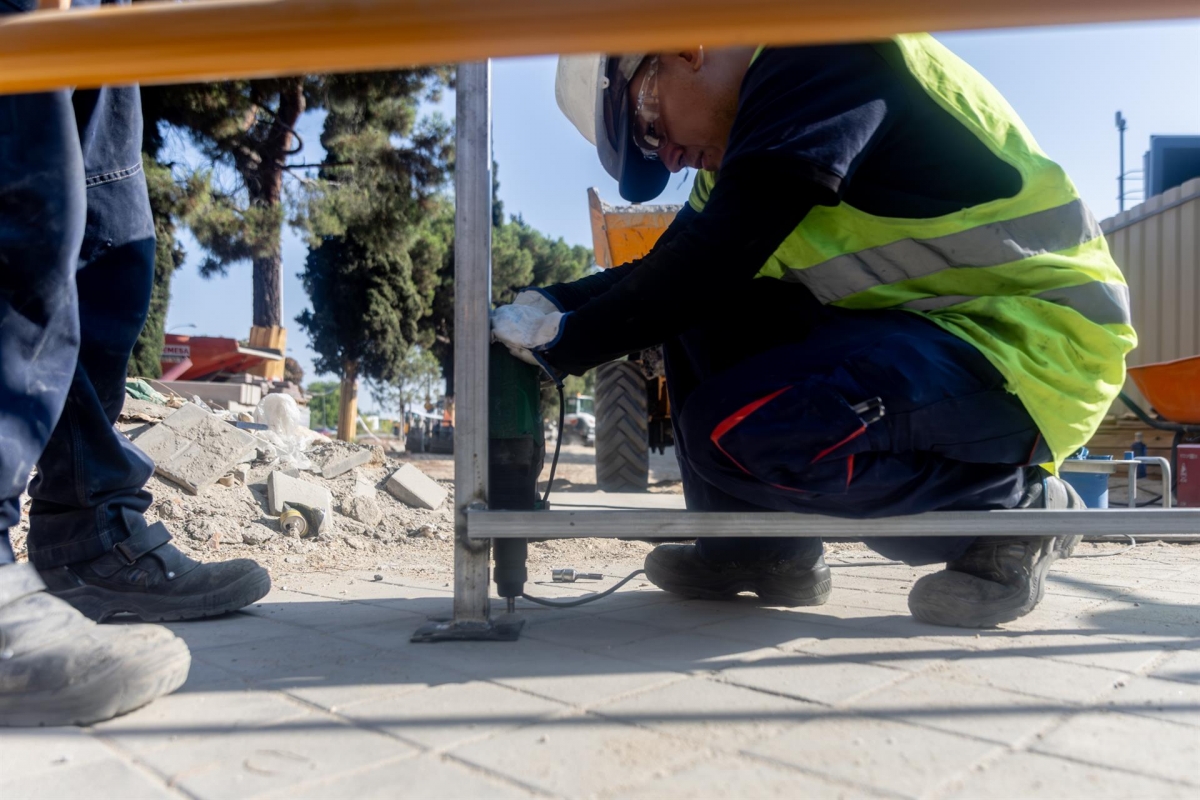 Un obrero trabajando. - Foto: Ricardo Rubio - Europa Press
