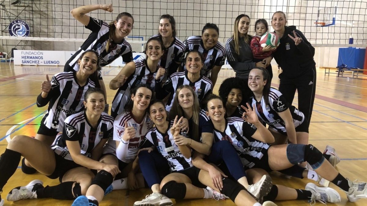 El Algar Surmenor, tras fichar al técnico argentino Riganti, renueva a seis jugadoras