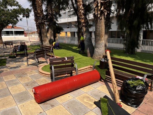 Petrer avanza en sostenibilidad: puesta a punto de la Plaza Azorín para reducir el consumo de agua