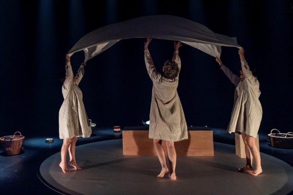 Sagunt a Escena clausura su 42 edición con desamor, música, fuego y danza