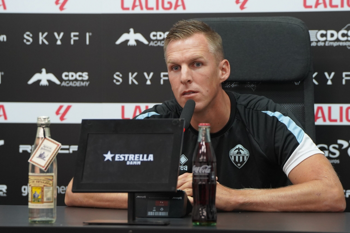 Plat espera nuevas salidas en el Castellón en la recta final de mercado