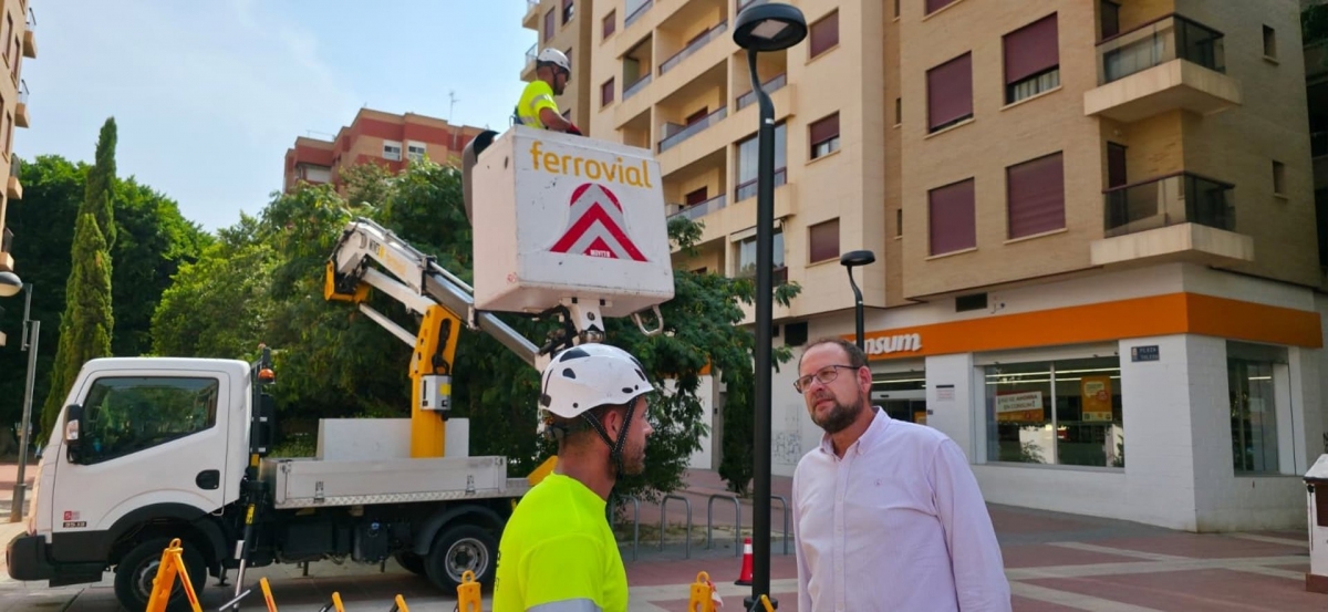 El barrio murciano de Santa María de Gracia se ilumina con 211 nuevas farolas inteligentes