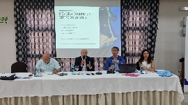 'Entre Dos Mares' presenta la viabilidad de un ayuntamiento para La Manga: "Se puede lograr"