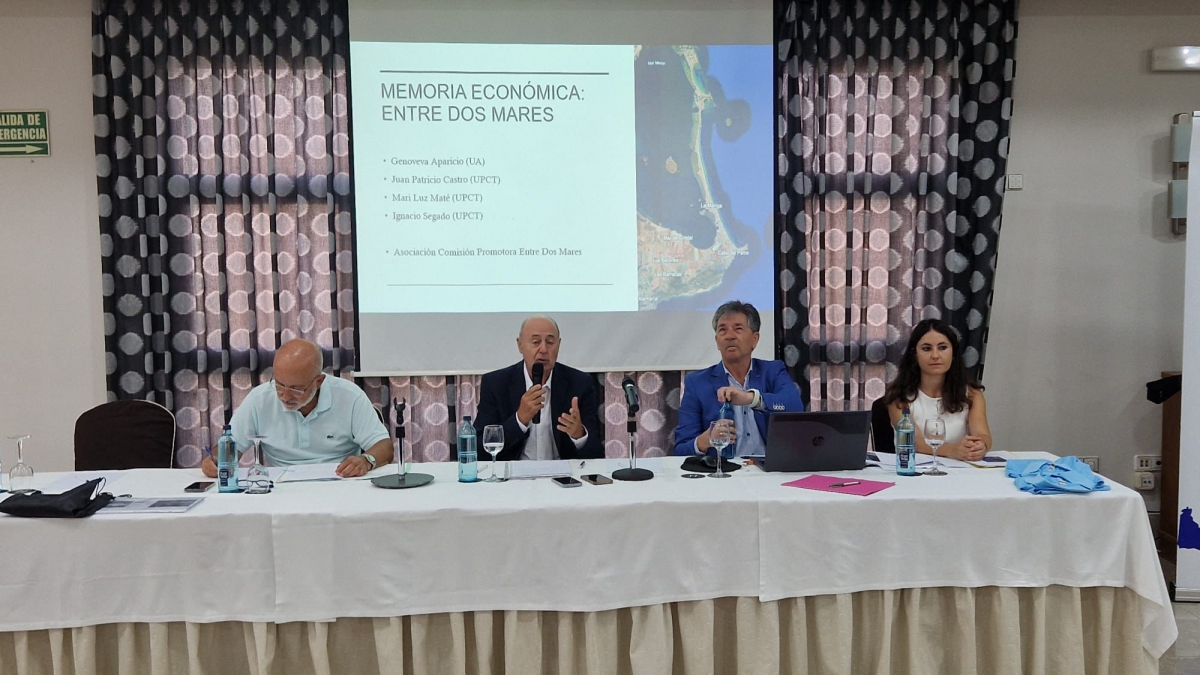 'Entre Dos Mares' presenta la viabilidad de un ayuntamiento para La Manga: 